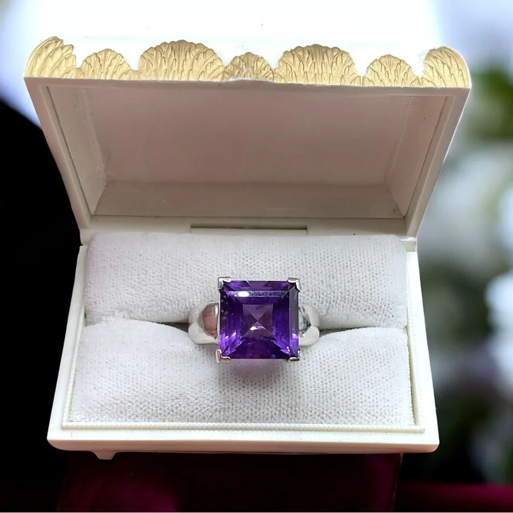 🌺Large Sterling & Purpled Stone Ring - Picture 3 of 9